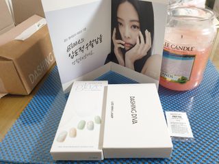 데싱디바 글레이즈 젤네일 포일 이펙트 네일_4종 중 택 1 — 4점을 준 리뷰어가 2021년 9월 올린 사용 사진