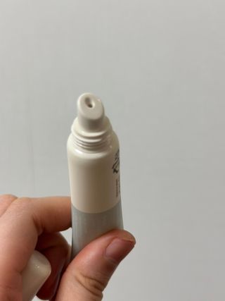 [후르디아] 올리브영 착한보습 비건 립버터 2종 — 5점을 준 리뷰어가 2023년 1월 올린 사용 사진