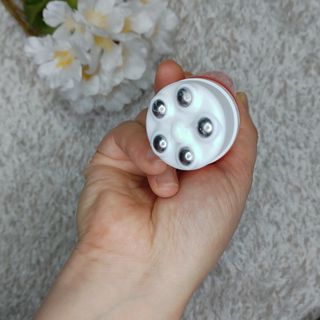 건강누리인터내셔날 큐어레스트 스포츠 마사지 닥터페인 바디 핫 롤링 볼 크림(100ml) — 5점을 준 리뷰어가 2022년 3월 올린 사용 사진