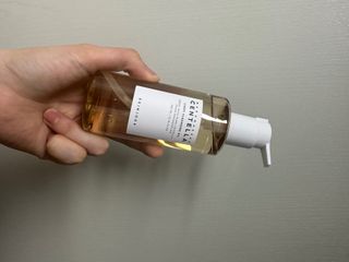 스킨1004 [SKIN1004] 마다가스카르 센텔라 라이트 클렌징 오일 200ml — 5점을 준 리뷰어가 2024년 7월 올린 사용 사진