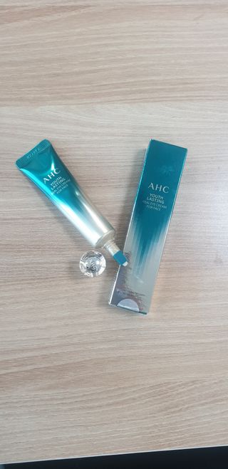 [NEW 탄력유턴 아이크림] AHC 유스 래스팅 리얼 아이크림 포 페이스 — 5점을 준 리뷰어가 2021년 3월 올린 사용 사진