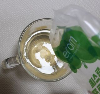 이롬 씨스루 프로틴워터 사과, 자몽 200ml x 12입 — 4점을 준 리뷰어가 2022년 9월 올린 사용 사진