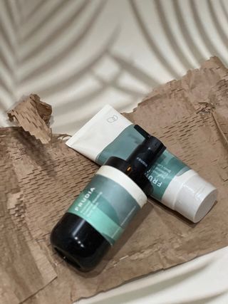 틱톡 [후르디아] 올리브영 아로마 비건 바디워시1종+바디로션1종 (그리너리) — 5점을 준 리뷰어가 2022년 12월 올린 사용 사진