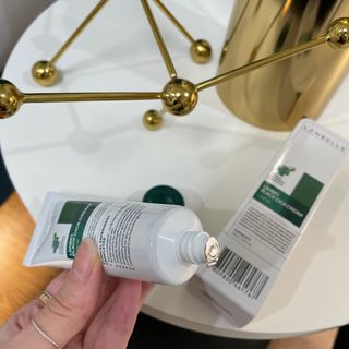 랑벨 랑바이오 블랙 시카 크림 50ml(블랙비 프로폴리스, 시카 4종, 판테놀 10 함유) — 5점을 준 리뷰어가 2022년 4월 올린 사용 사진