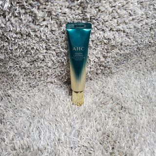 [NEW 탄력유턴 아이크림] AHC 유스 래스팅 리얼 아이크림 포 페이스 — 5점을 준 리뷰어가 2021년 3월 올린 사용 사진