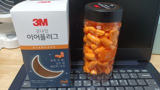 3M 소음방지 수면 귀마개 굿나잇 이어플러그 오렌지/퍼플 50쌍 — 5점을 준 리뷰어가 2023년 7월 올린 사용 사진