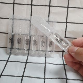 유니베르소 산소앰플 7일 집중케어 앰플 — 5점을 준 리뷰어가 2021년 7월 올린 사용 사진