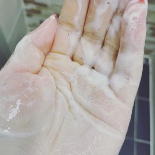 벨먼 내추럴스파 수분광채 스크럽 바디워시 600ml 5종 — 5점을 준 리뷰어가 2022년 5월 올린 사용 사진