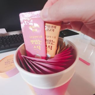 페페로니 맛있는 스틱 - 무항생제 닭고기 15개 + 알래스카 연어 15개 — 4.5점을 준 리뷰어가 2021년 8월 올린 사용 사진
