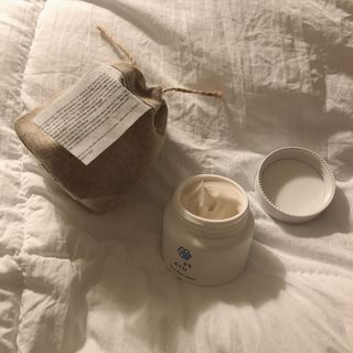 AYU25[아유트웬티파이브]다마스크로즈워터 베이스 천연 수분 촉촉 크림 — 5점을 준 리뷰어가 2021년 4월 올린 사용 사진