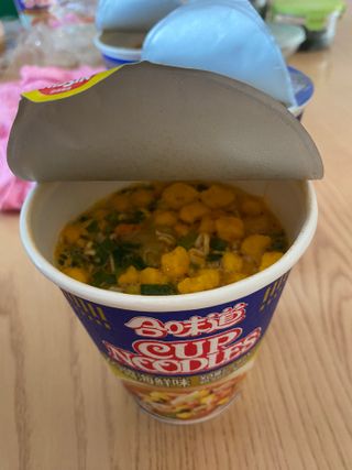 NISSIN 닛신 컵누들  4종 - 씨푸드오리지날, 씨푸드 스파이시, 씨푸드 커리, 씨푸드 XO소스 — 5점을 준 리뷰어가 2023년 1월 올린 사용 사진