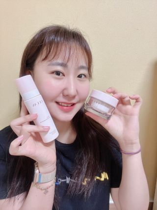 프리마인 바르기만 하면 철벽 스킨케어+24시간 마스크팩 효과. 셀라브 리제너레이팅 시스템 부스터+크림 세트 — 5점을 준 리뷰어가 2023년 6월 올린 사용 사진