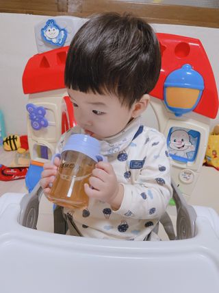 유비맘 샘방지 PPSU 빨대컵_컬러 랜덤 발송 — 5점을 준 리뷰어가 2020년 12월 올린 사용 사진