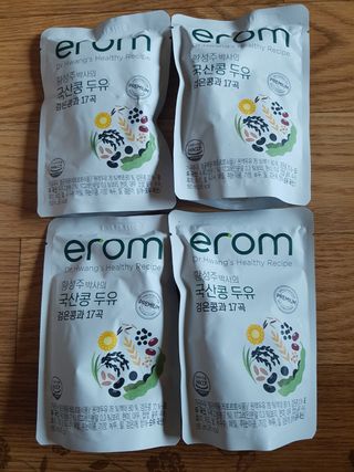 이롬 황성주 박사의 국산콩 두유 검은콩과 17곡 프리미엄 — 5점을 준 리뷰어가 2021년 5월 올린 사용 사진