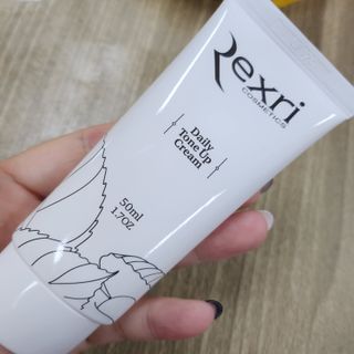 렉스리 데일리 톤업 크림 Rexri Daily Tone Up Cream — 5점을 준 리뷰어가 2022년 9월 올린 사용 사진