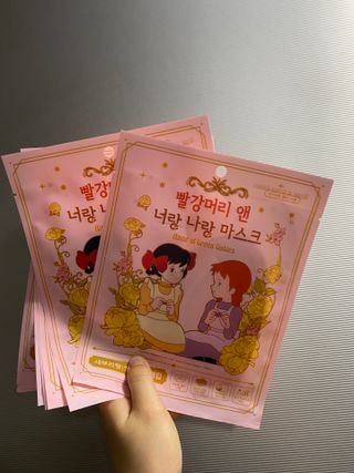 [숨그림]  덴탈마스크 짱구 우리아이 그리고 내가 쓰는 믿을수있는 케릭터 마스크  16종 — 5점을 준 리뷰어가 2021년 10월 올린 사용 사진