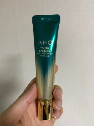 [NEW 탄력유턴 아이크림] AHC 유스 래스팅 리얼 아이크림 포 페이스 — 5점을 준 리뷰어가 2021년 4월 올린 사용 사진