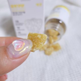 작심연구소 구취제거+충치예방+치아화이트닝 마법의 캔디 덴티팝3종(맛 랜덤 발송) — 4점을 준 리뷰어가 2022년 5월 올린 사용 사진