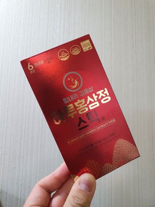 힘내라김홍삼 하루홍삼정스틱 10g x 10포 — 5점을 준 리뷰어가 2021년 4월 올린 사용 사진