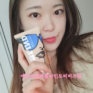 약손명가코스메틱 에오스보떼 블라인드 비비크림 50ml — 4.5점을 준 리뷰어가 2021년 9월 올린 사용 사진
