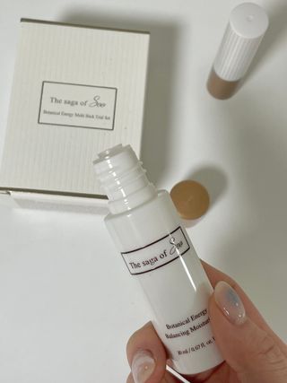 더사가오브수 [사가수] 효혜윤 보태니컬 에너지 에센스인로션 20ml /아이포올 스틱 3g — 5점을 준 리뷰어가 2023년 2월 올린 사용 사진