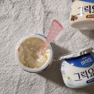 매일바이오 그릭요거트 오리지널 플레인 4개, 로스터리 커피믹스 4개 — 3점을 준 리뷰어가 2021년 12월 올린 사용 사진