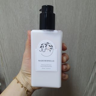 줄라이 모닝 _ JULY MORNING 줄라이모닝 하이드레이팅 퍼퓸드 바디앤핸드 에멀젼 — 5점을 준 리뷰어가 2022년 3월 올린 사용 사진