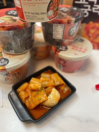 프리 [요리궁리] 타입 B (매콤,치즈,매콤까르보) 꽃떡볶이 6개입 세트 — 5점을 준 리뷰어가 2024년 12월 올린 사용 사진