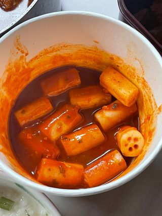 나우  [요리궁리] B타입 ( 매콤, 치즈, 매콤까르보 ) 꽃떡볶이 6개입 세트 — 4점을 준 리뷰어가 2025년 3월 올린 사용 사진