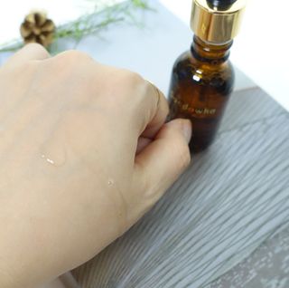 스킨큐어 산다화 비타민c 화이트닝 에센스 30ml — 5점을 준 리뷰어가 2023년 9월 올린 사용 사진