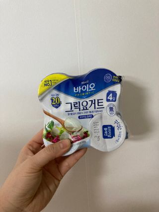 매일바이오 그릭요거트 오리지널 플레인 4개, 로스터리 커피믹스 4개 — 5점을 준 리뷰어가 2021년 12월 올린 사용 사진