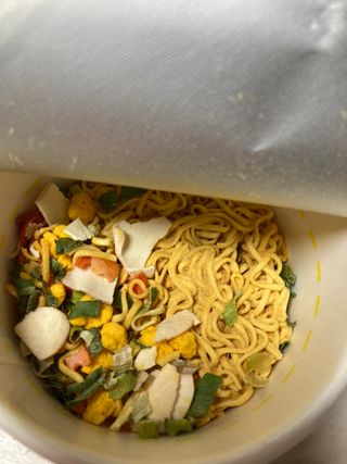 NISSIN 닛신 컵누들  4종 - 씨푸드오리지날, 씨푸드 스파이시, 씨푸드 커리, 씨푸드 XO소스 — 5점을 준 리뷰어가 2022년 1월 올린 사용 사진