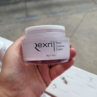 렉스리 크리에이티브 크림  Rexri Creative Cream — 3.5점을 준 리뷰어가 2022년 7월 올린 사용 사진