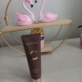 산다화 비타민C 화이트닝 크림 — 5점을 준 리뷰어가 2023년 10월 올린 사용 사진