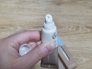 [후르디아] 올리브영 착한보습 비건 립버터 2종 — 5점을 준 리뷰어가 2023년 1월 올린 사용 사진