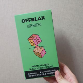 [오프블랙] 얼굴톤이 달라지는 히비스커스티 브라이튼업 — 5점을 준 리뷰어가 2022년 6월 올린 사용 사진