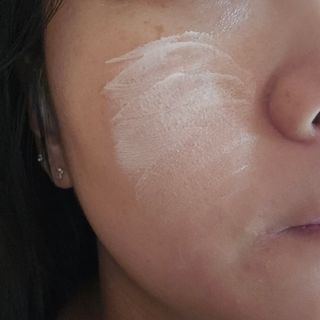 UVX 퀀텀 비너스 맑은 톤업 선세럼 — 5점을 준 리뷰어가 2024년 2월 올린 사용 사진