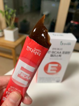 인디닥터 면역 생생 핑크 이뮨 젤리 + 타이탄 BCAA 프로틴 젤리스틱 — 3.5점을 준 리뷰어가 2022년 3월 올린 사용 사진