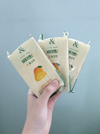비타앤C 레몬맛, 망고맛 — 3점을 준 리뷰어가 2021년 7월 올린 사용 사진