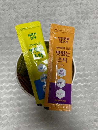 페페로니 맛있는 스틱 - 무항생제 닭고기 15개 + 원양선 참치 15개 — 5점을 준 리뷰어가 2021년 9월 올린 사용 사진