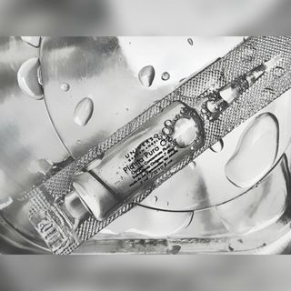 유니베르소 산소앰플 7일 집중케어 앰플 — 3점을 준 리뷰어가 2021년 4월 올린 사용 사진