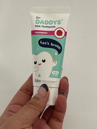 닥터데디스 안심저불소 키즈치약 (라즈베리, 청포도향 중 택 1) 60g +  여행용 미니 치약 15g — 4점을 준 리뷰어가 2022년 7월 올린 사용 사진