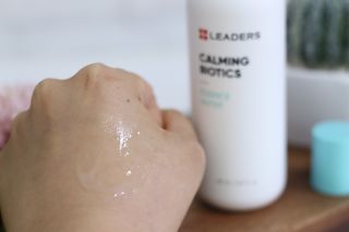 리더스코스메틱 리더스 카밍 바이오틱스 에센스 워터 — 5점을 준 리뷰어가 2021년 12월 올린 사용 사진