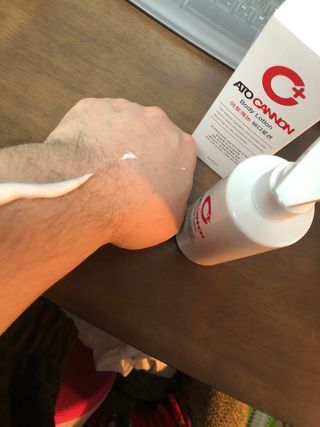 아토캐논(ATO CANNON) 아토캐논 고보습 바디로션 200ml — 5점을 준 리뷰어가 2023년 1월 올린 사용 사진