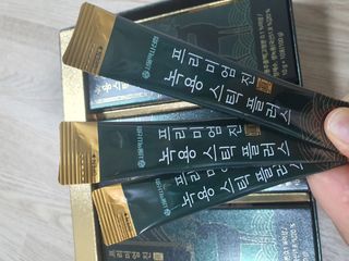 서울약사신협_프리미엄 진 녹용스틱 플러스10g x 30포 — 5점을 준 리뷰어가 2021년 7월 올린 사용 사진