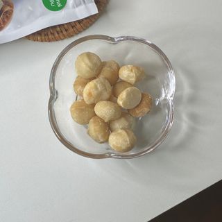 도이퉁 마카다미아 넛 90g  로얄 마카넛 오리지널 쏠트 허니 — 5점을 준 리뷰어가 2021년 2월 올린 사용 사진
