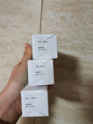 랑팡 EGF+FGF+IGF10ppm 리포좀 앰플 원액 10ml — 2.5점을 준 리뷰어가 2021년 10월 올린 사용 사진