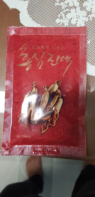 서울약사신협_프리미엄 6년근 홍삼진액_70mlx30포 — 4.5점을 준 리뷰어가 2021년 2월 올린 사용 사진
