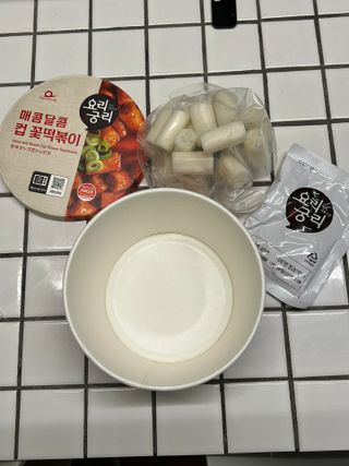 나우  [요리궁리] 매콤달콤 꽃떡볶이 6개입 세트 — 4.5점을 준 리뷰어가 2025년 1월 올린 사용 사진