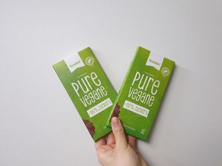 당류2g 자일리톨로 단맛을낸 슈카 퓨어비건 무설탕초콜릿 Xucker vegan 2개입 — 5점을 준 리뷰어가 2021년 4월 올린 사용 사진
